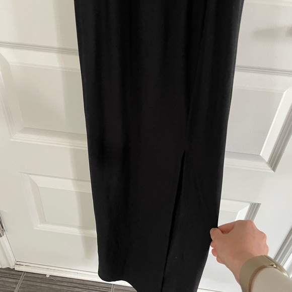 SPLIT BLACK DRESS🩷 - Picture 2 of 3